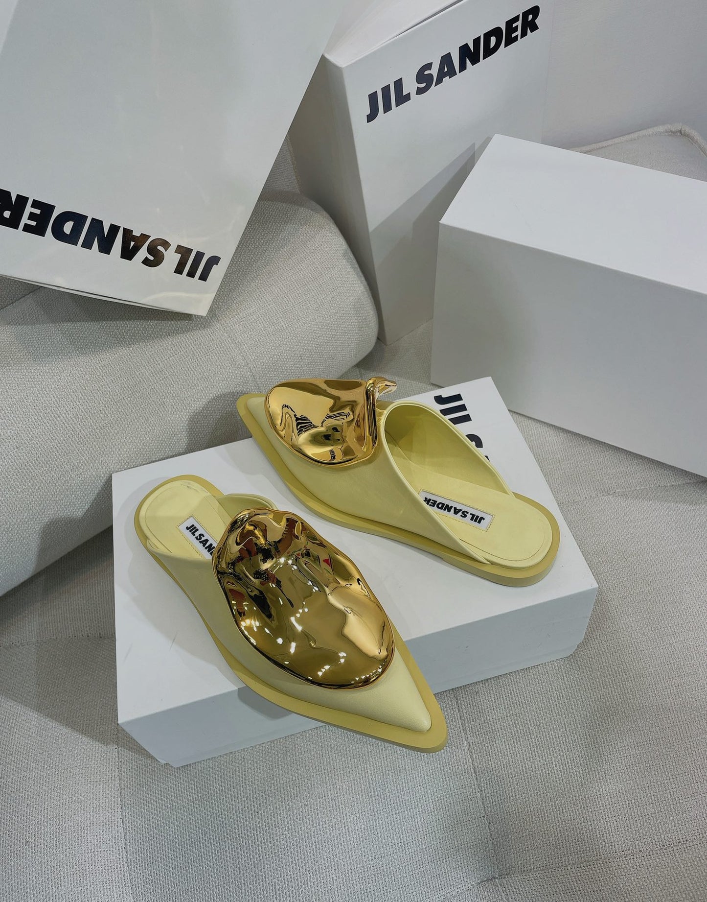 Jil sander-2022春夏 走秀新款 金屬裝飾尖頭平底拖鞋