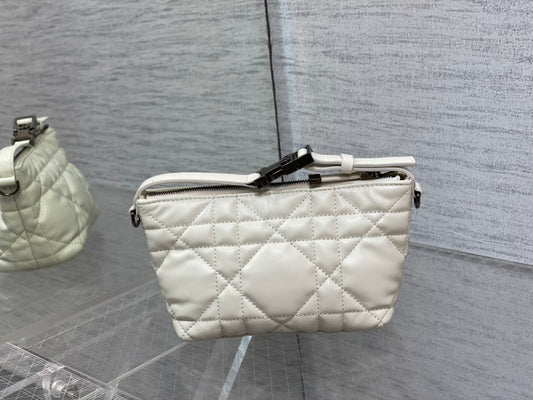 Dior-Nomad手提包 飯盒包 小號 奶白色
