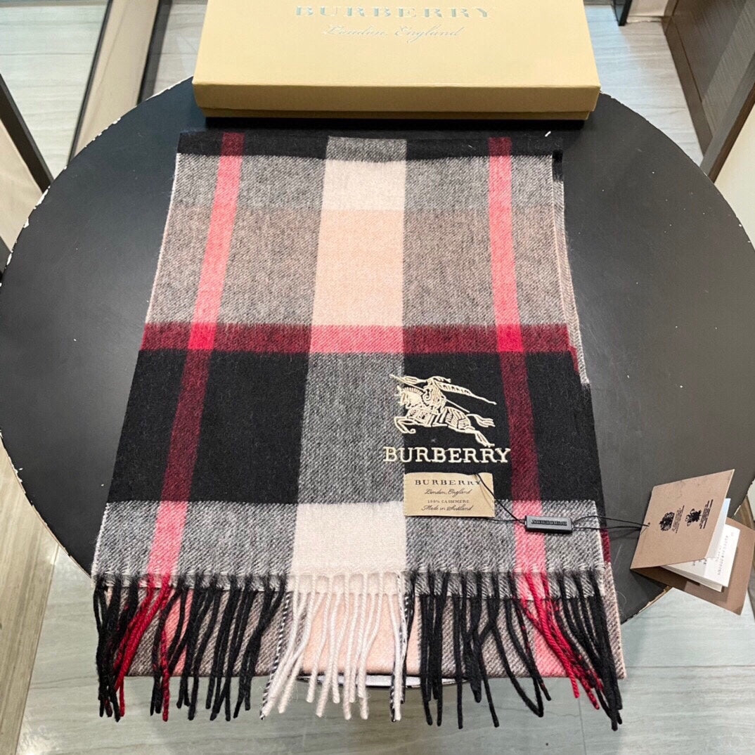 Burberry 羊絨圍巾