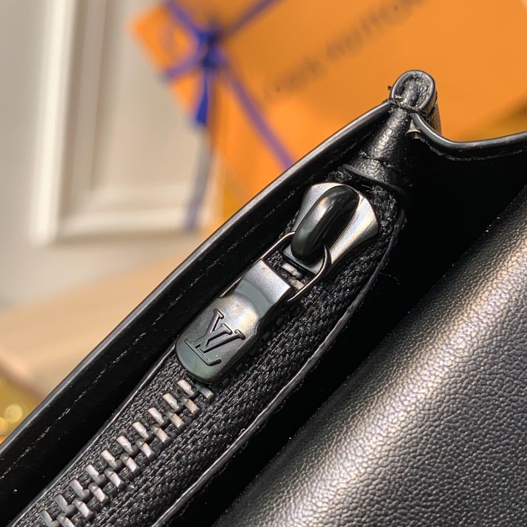 LV M69980 Aerogram Brazza 男款長夾