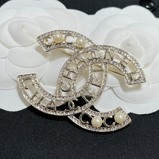 Chanel 胸針
