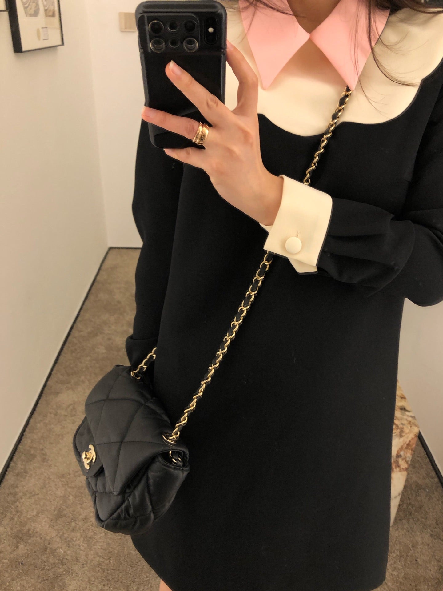 Chanel 度假系列柔軟小牛皮包-黑色