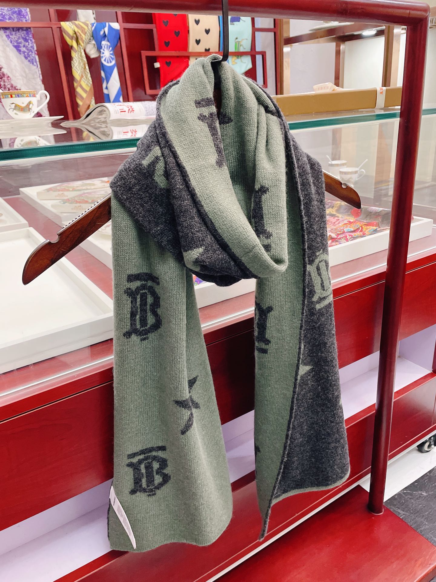 Burberry 雙面圍巾