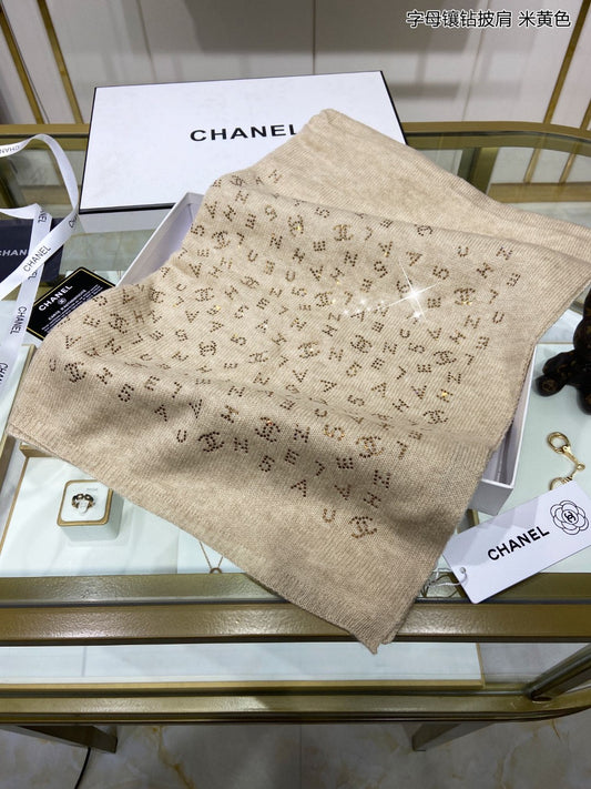 小香家-字母鑲鑽披肩圍巾 68*200cm 100%純羊絨 米白色