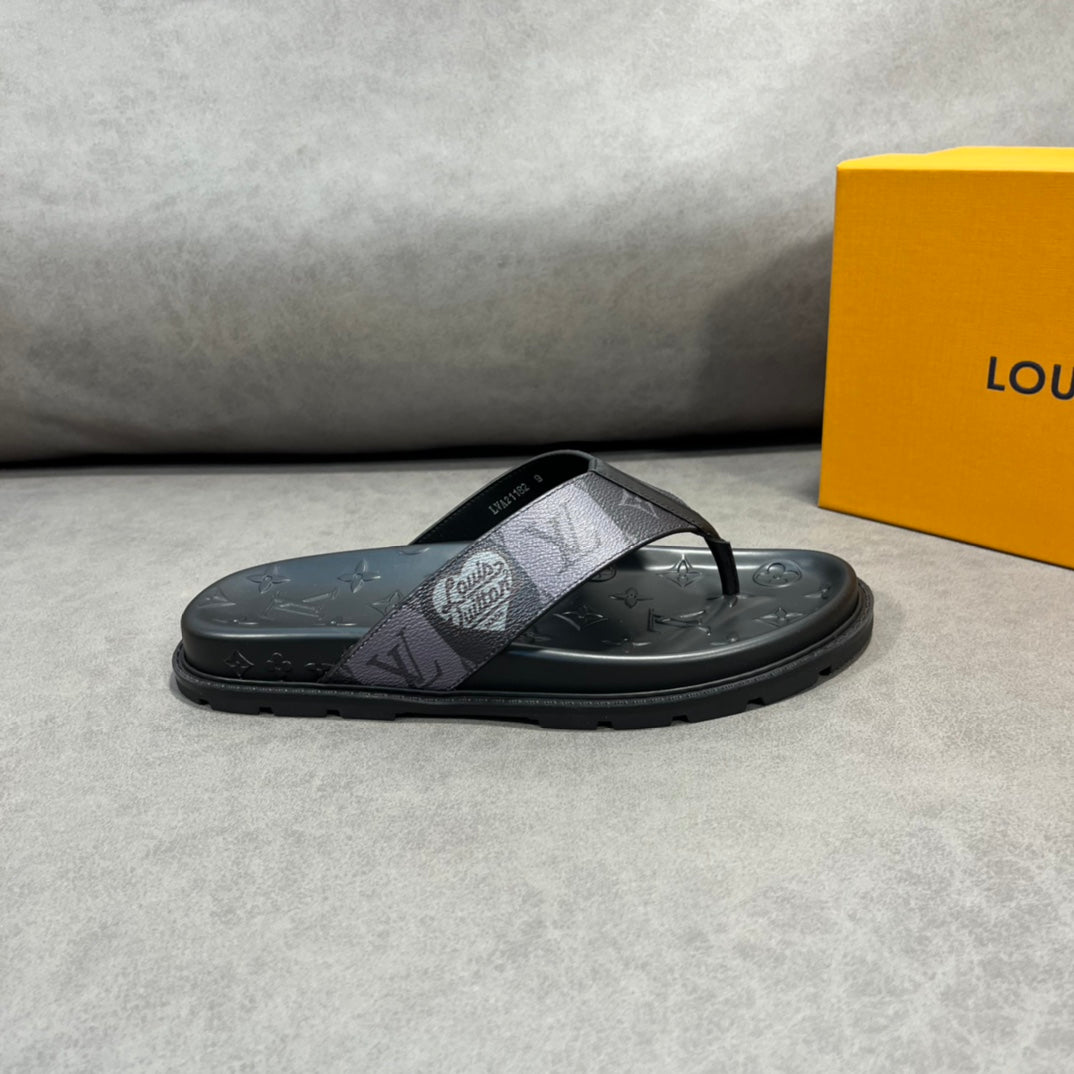 Lou-2022春夏新款 愛心圖夾腳拖鞋