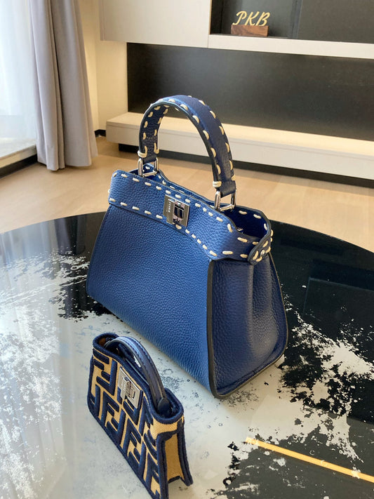 芬F家-PEEKABOO-小號藍色皮革手袋