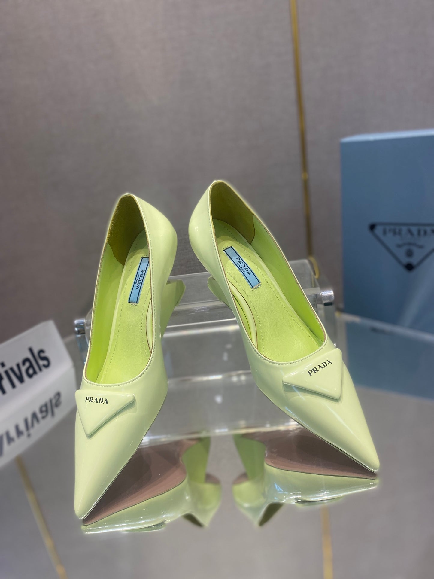 Prada鞋-Prada 尖頭低跟鞋（青蘋果綠）