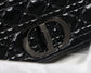 Dior Caro 褶皺漆皮系列 中號25cm-黑色