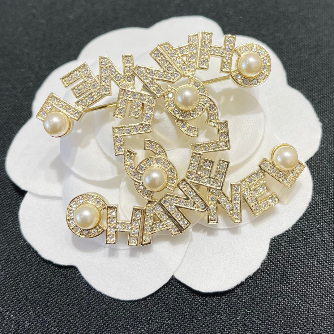 Chanel 胸針