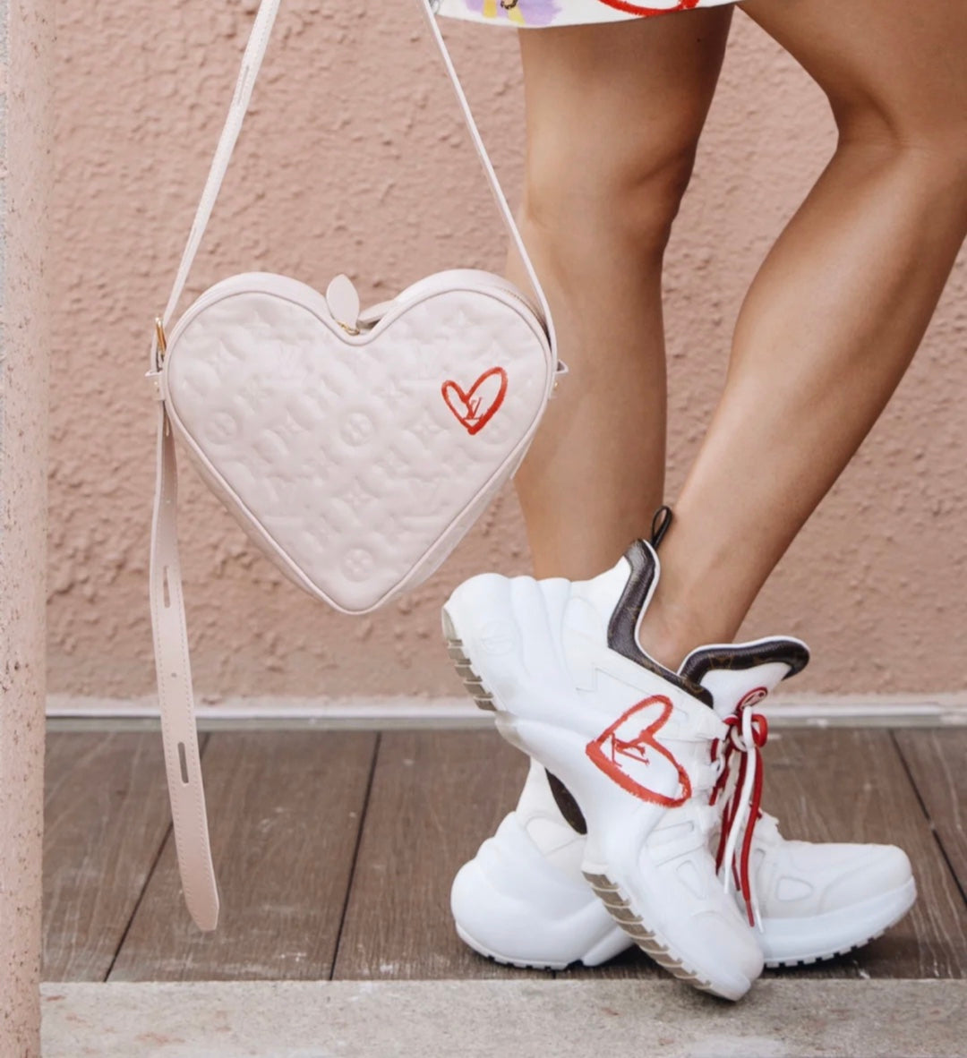 M58738 路L家-SAC COEUR 手袋 上身照