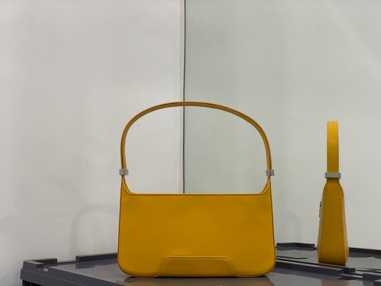 巴B家-新款 Tb shoulder bag 腋下斜挎包 黃色