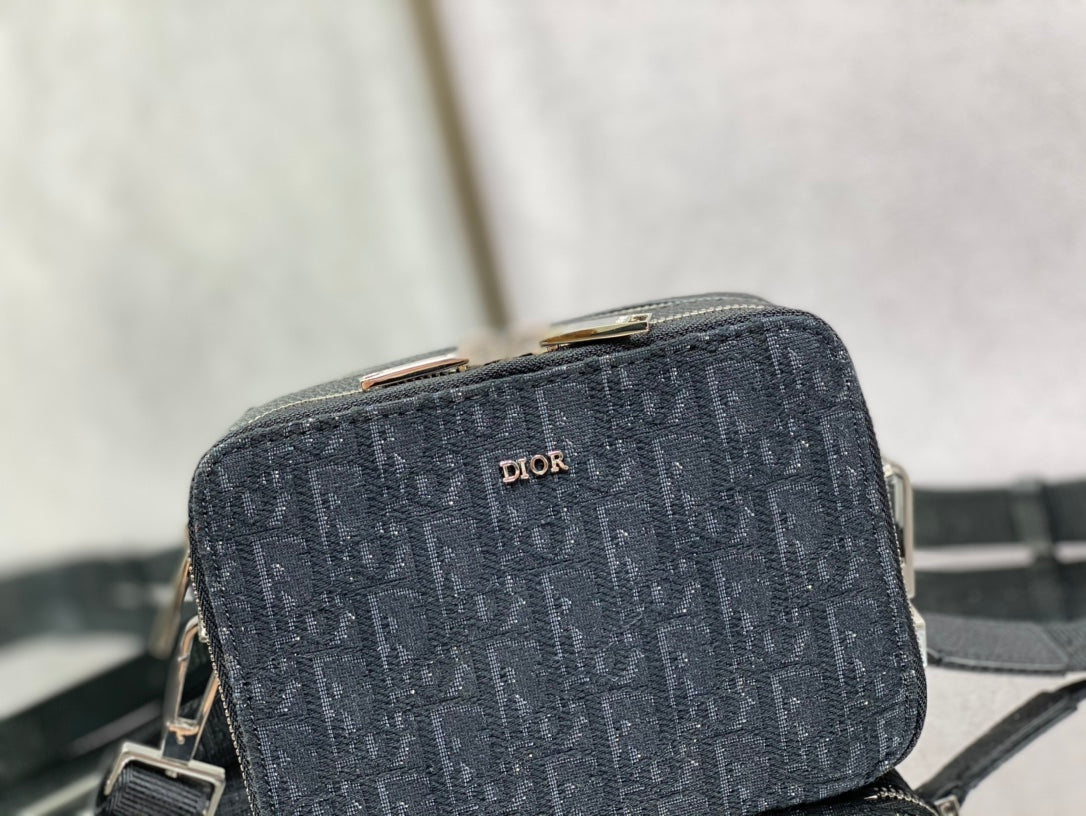 Dior 經典相機包-17*5*12cm