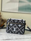 M46028 路L家-2022 春季系列 Pochette Métis 郵差包