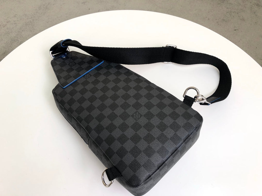 Lou-N40008 棋盤格腰包 側背包