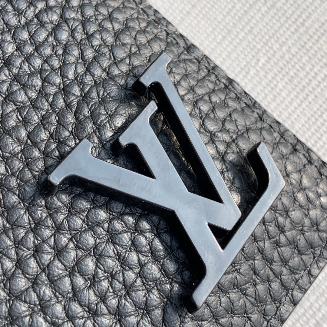 LV M69829 Aerogram Multiple 男款短夾