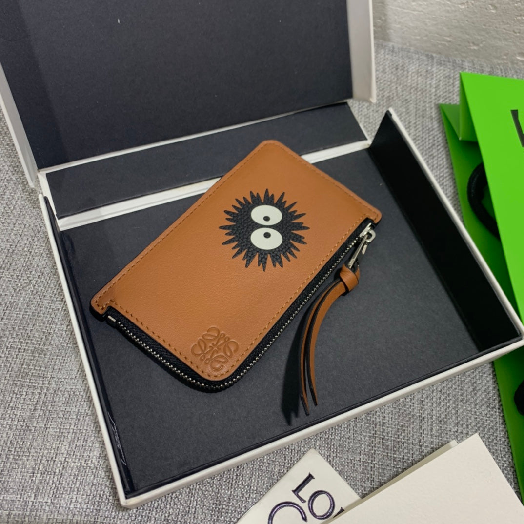 Loewe 限量款拉鍊小卡包“煤球”系列