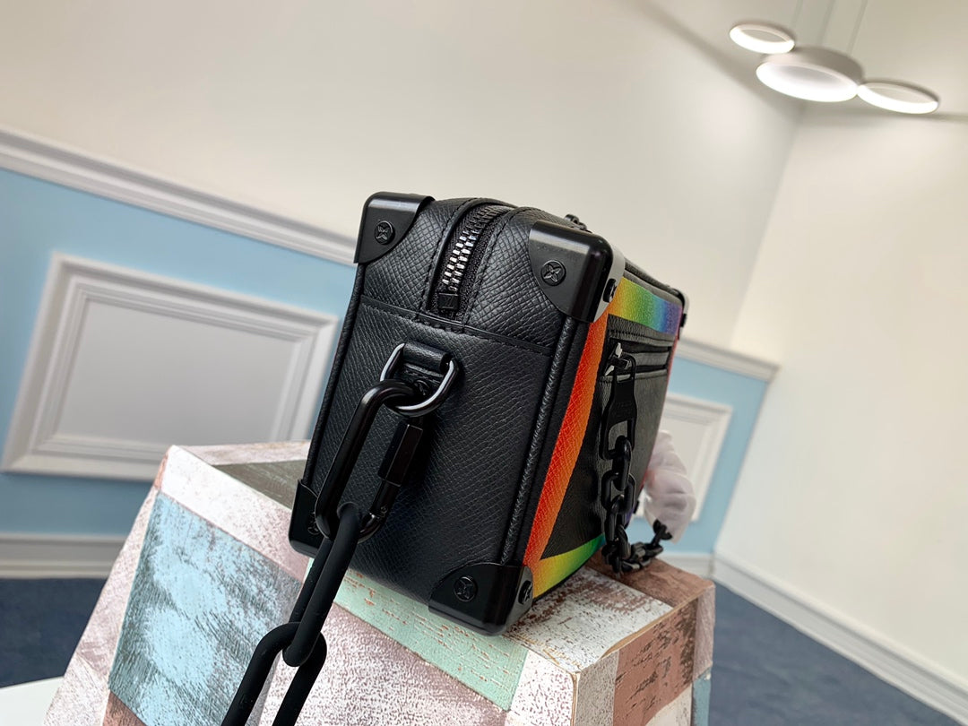 M30351 路L家-MINI SOFT TRUNK 手袋