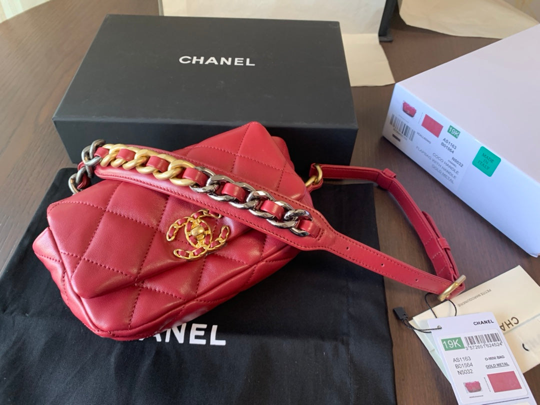 Chanel 19Bag系列腰包-紅色