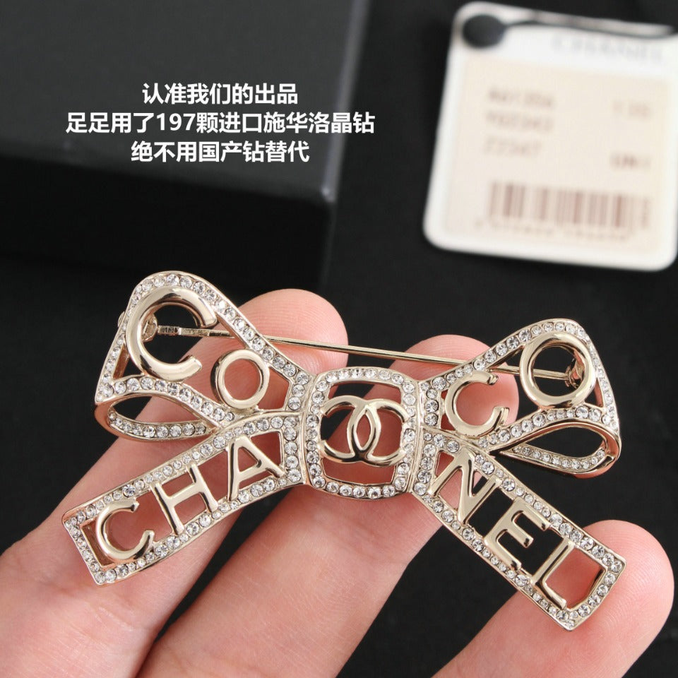 Chanel 胸針