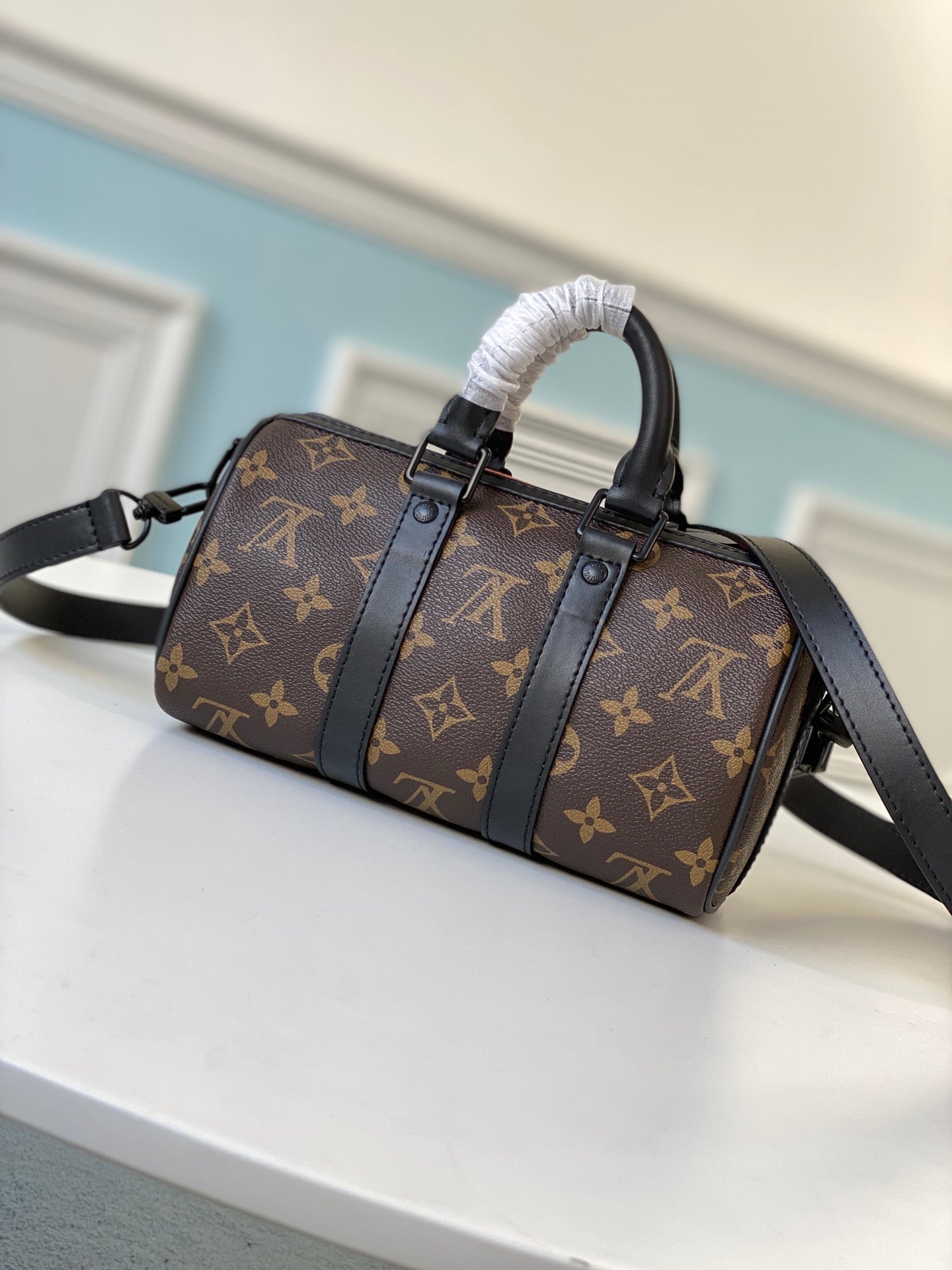 LV M80201 zoooom with friends