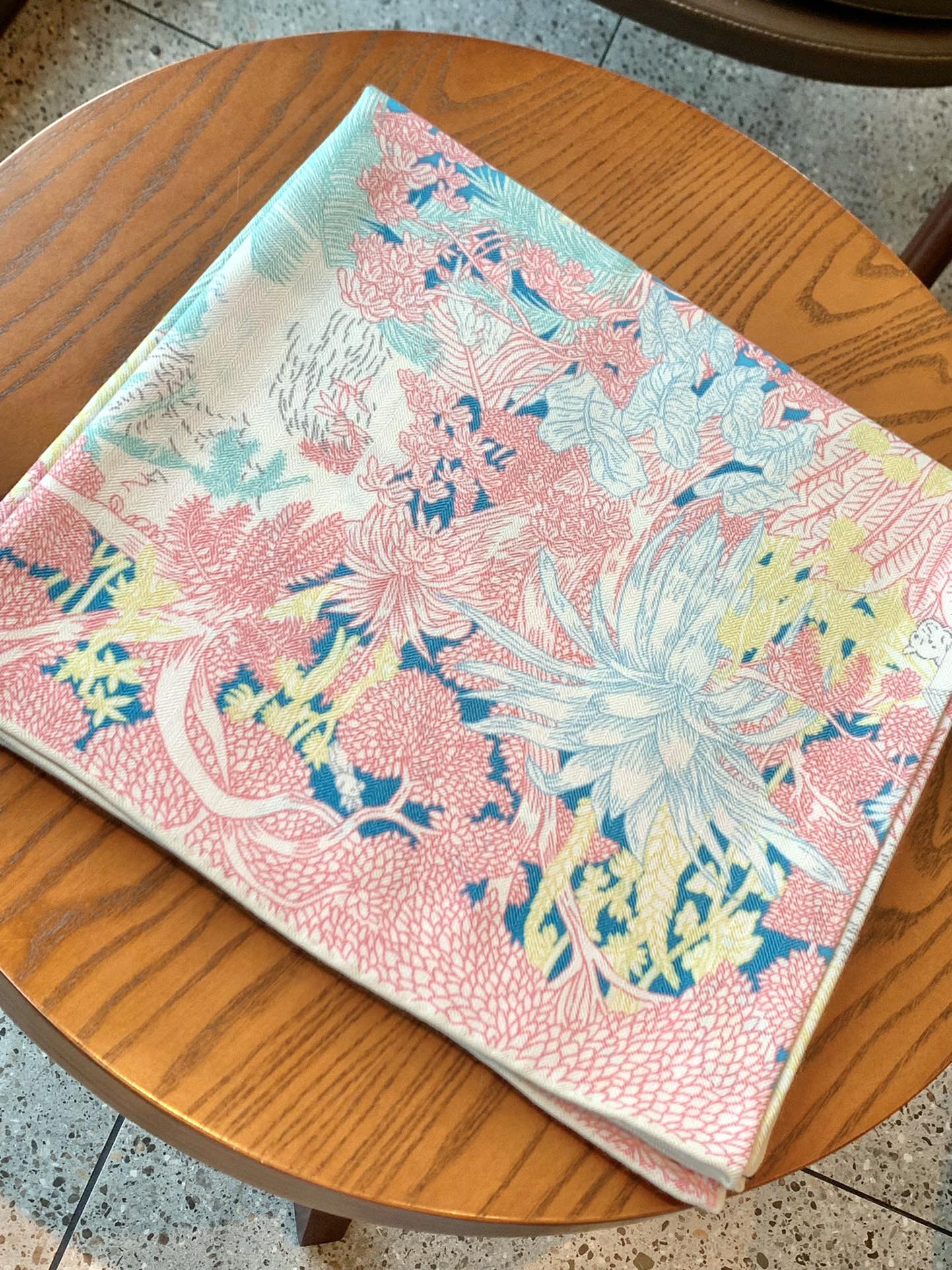 小愛款-頂級雙面方形圍巾 140*140cm 70%羊絨+30%真絲