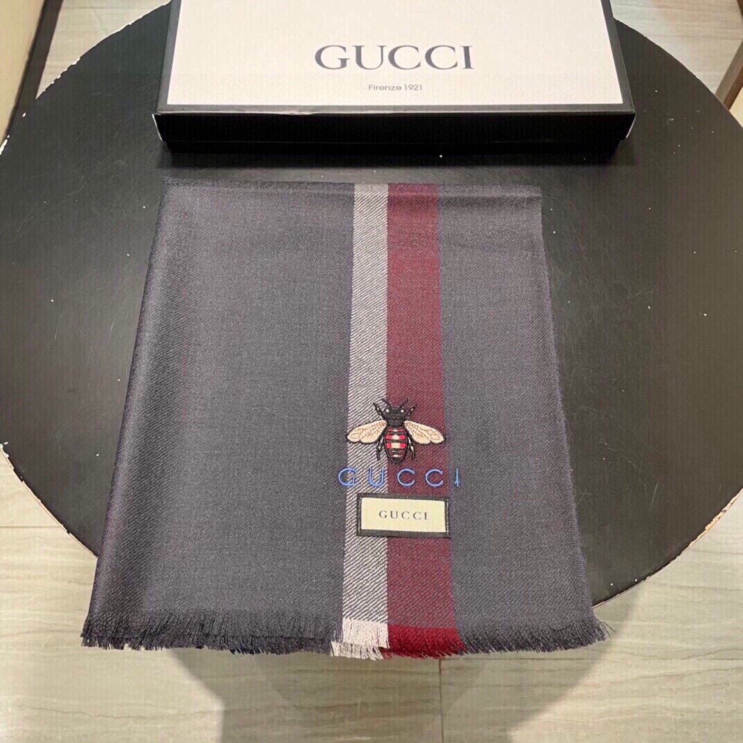 Gucci 蜜蜂羊絨條紋圍巾