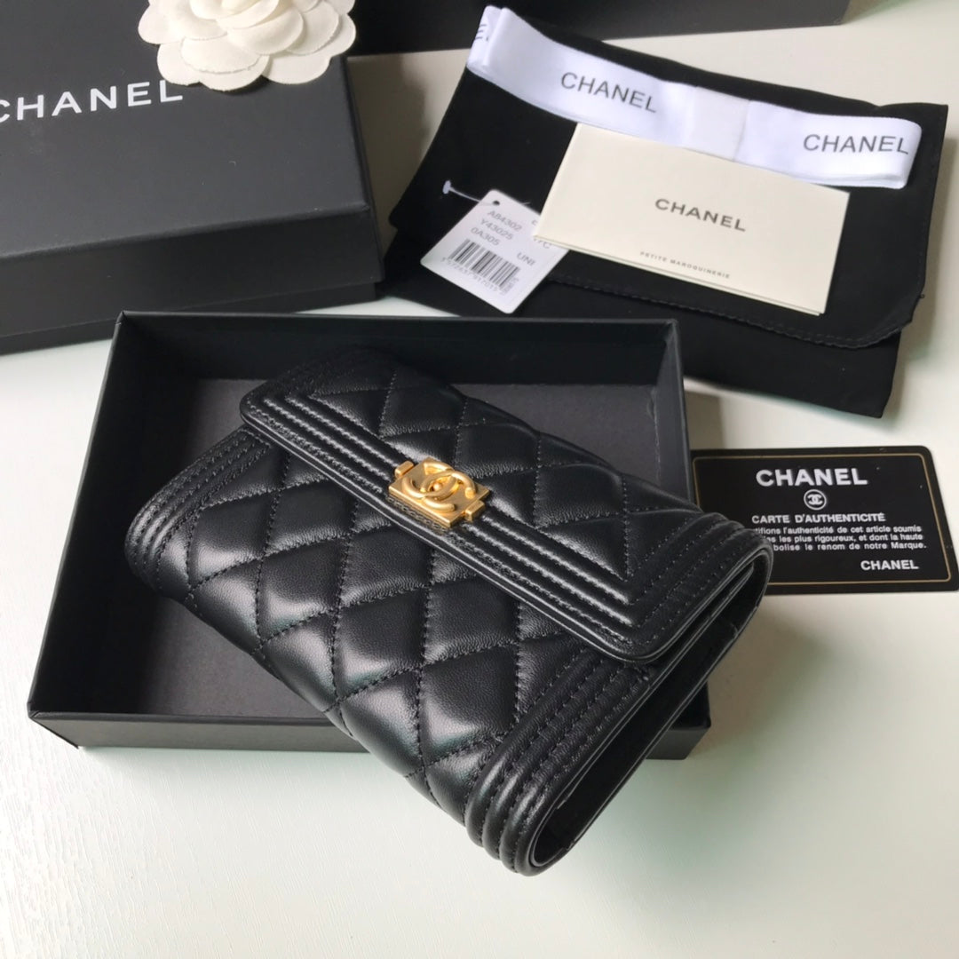 Chanel 三折中夾-黑色羊皮金扣