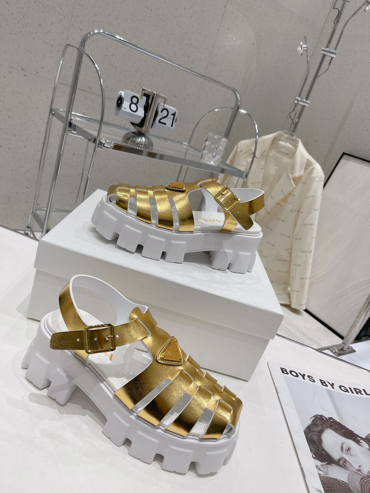 普P家-2022春夏新款 厚底涼鞋 金色