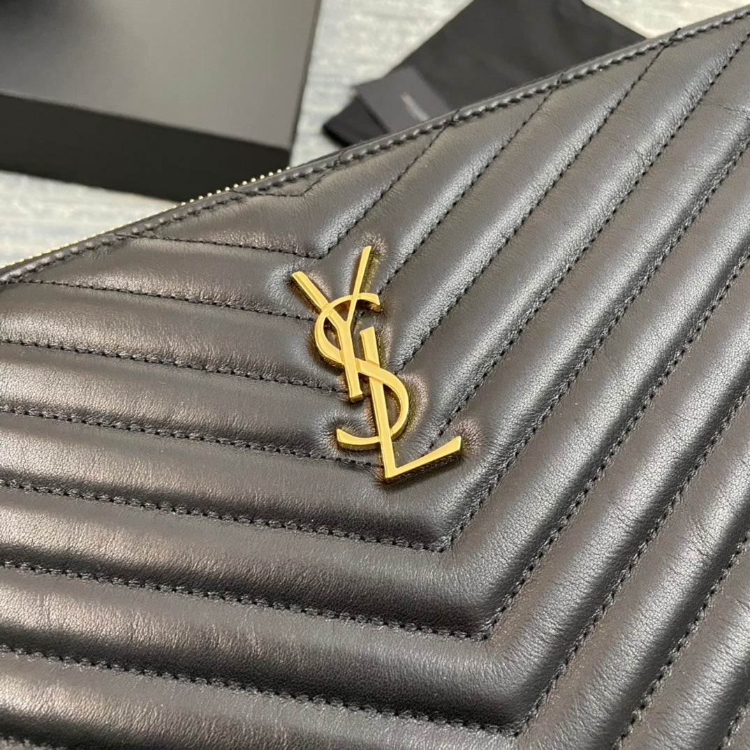 YSL MONOGRAM 大號手拿包-黑色小牛皮金扣-36cm