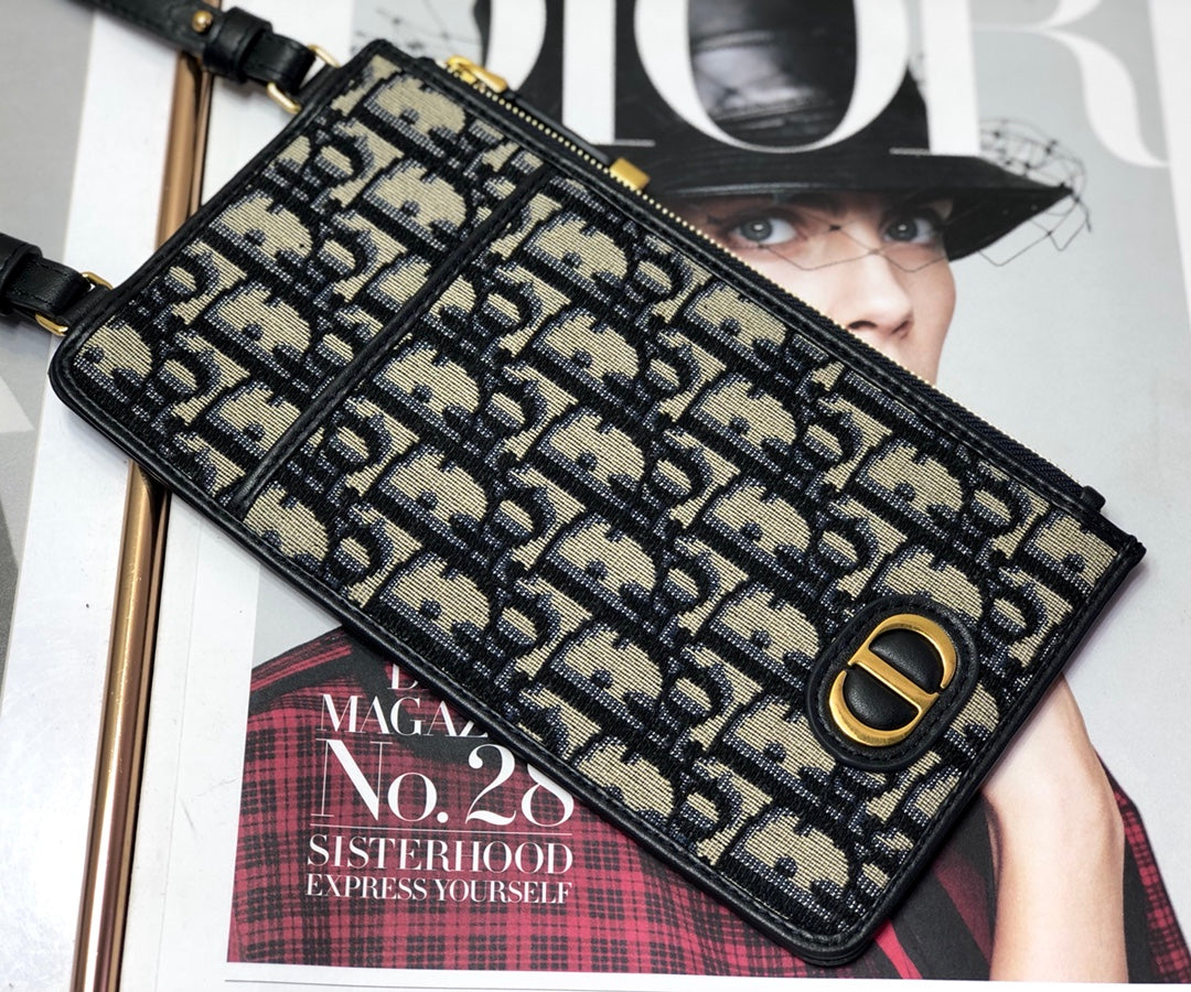 Dior 老花拉鍊扁長夾-附背帶