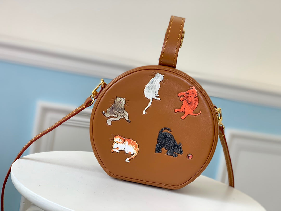 M52972 路L家-2019早春系列 Petite Boite Chapeau 圓餅包