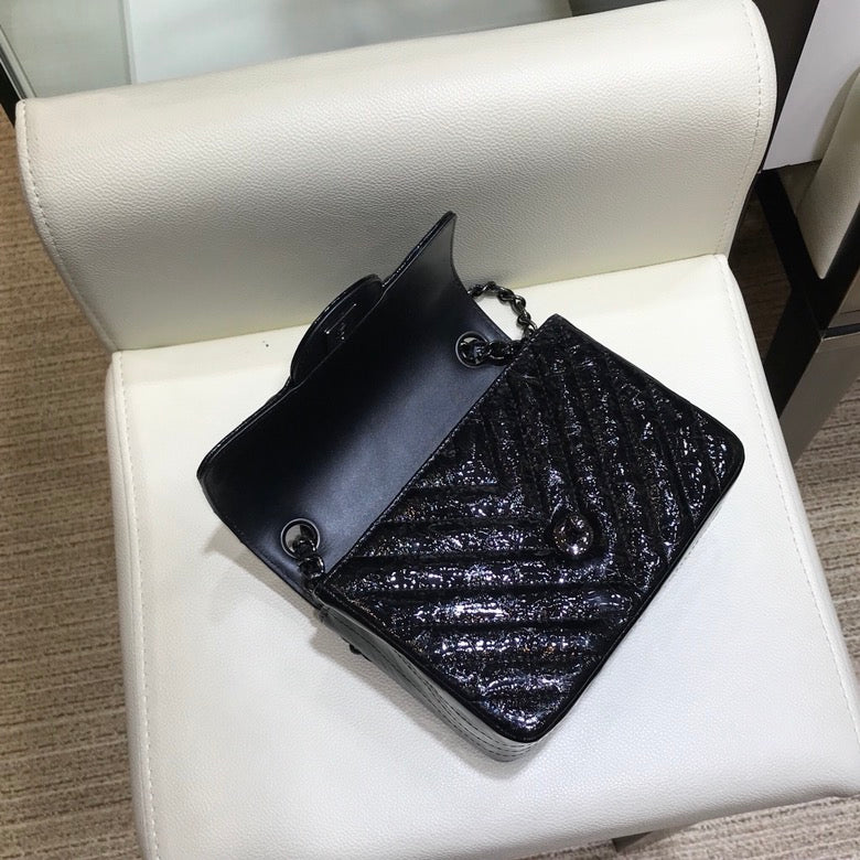 小香家-2018春夏 褶皺紋金屬皮 牛皮 CF包 17cm