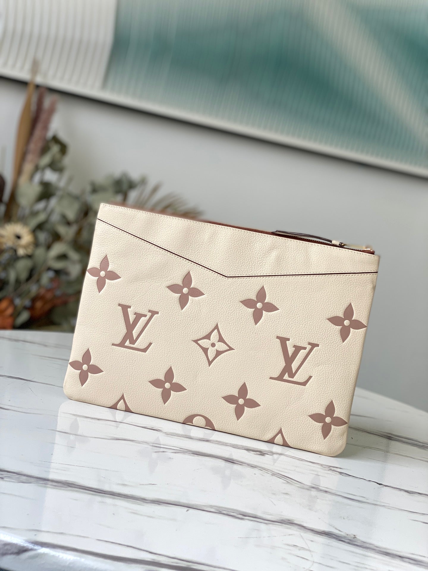 LV M80174 Daily 手拿包