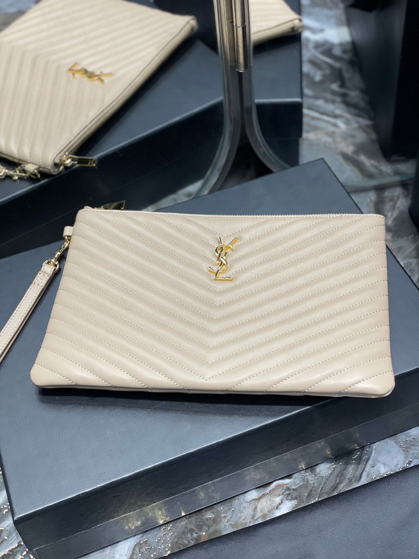 YSL_提花拼接文件手拿包-杏色金扣-30cm