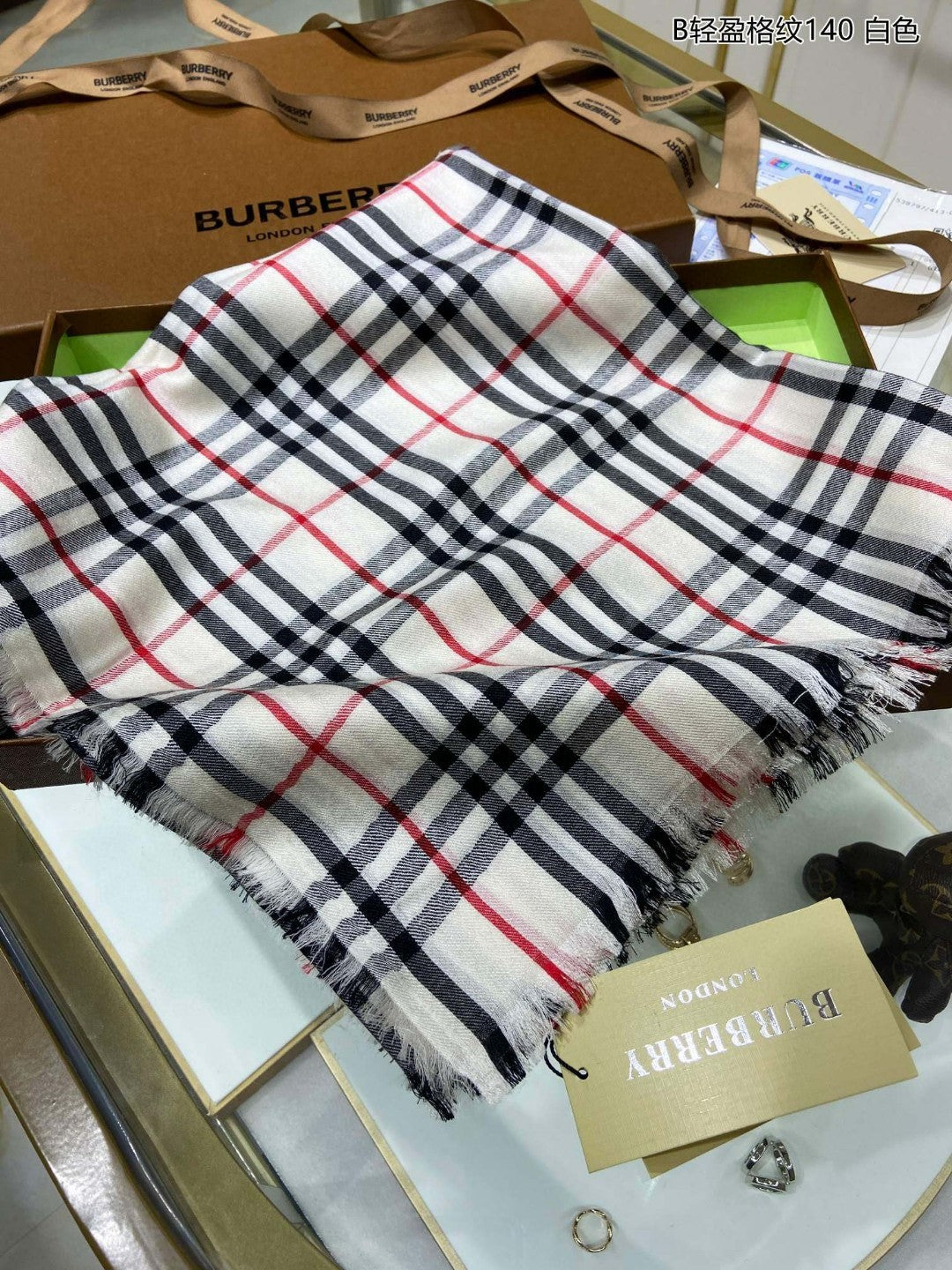 巴B家-B輕盈格紋圍巾 140*140cm 100%山羊絨