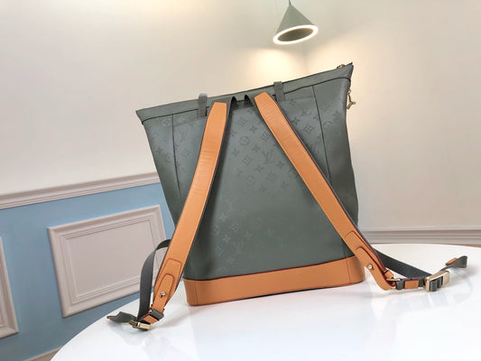 Lou-Tote Monogram Glaze 後背包 袋包 灰色