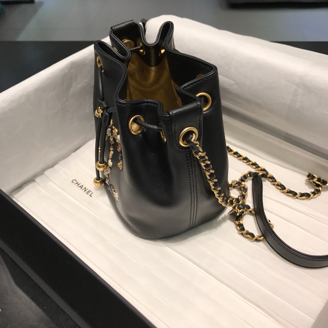 Chanel 2020高級手工坊水桶包