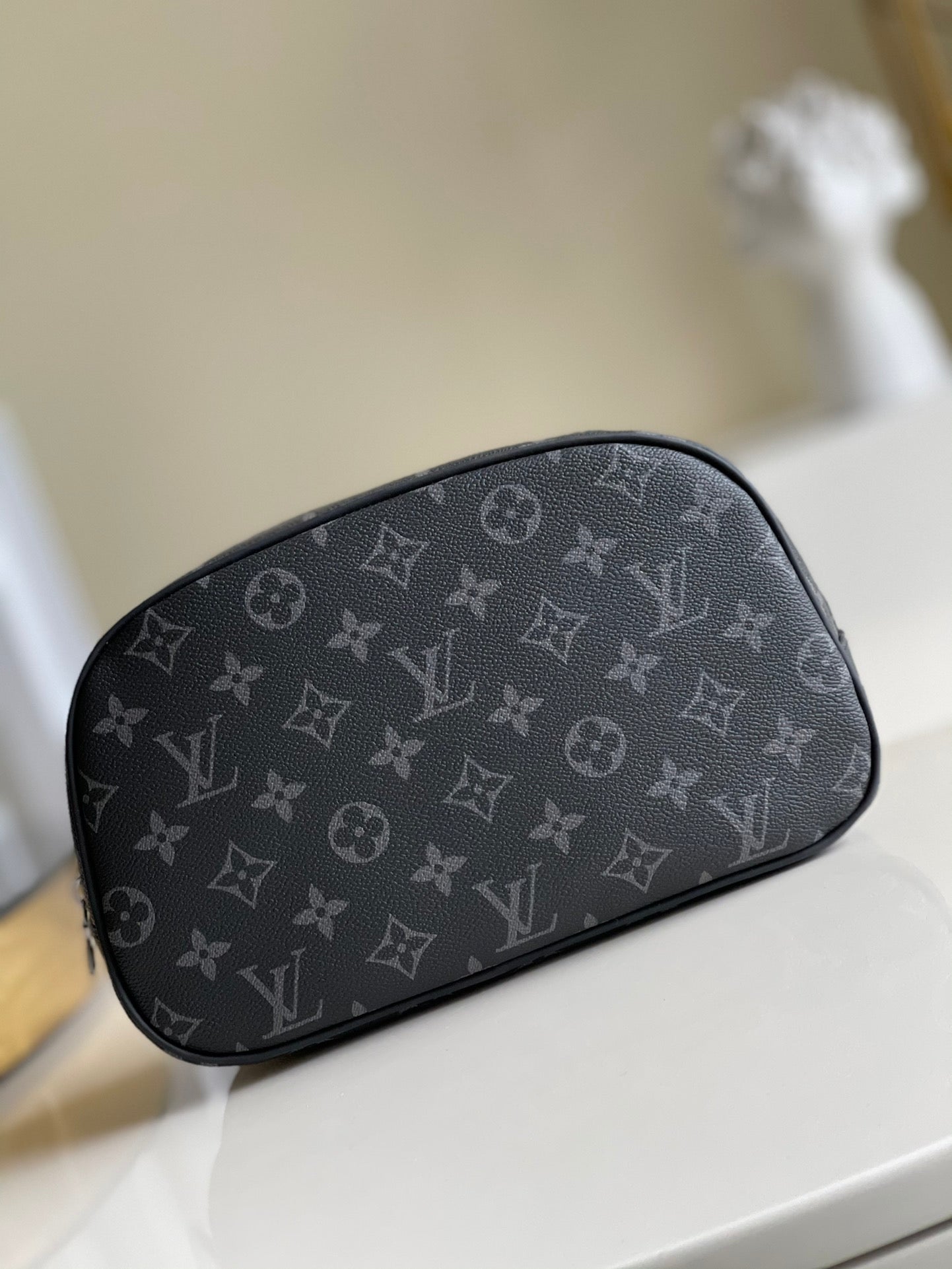 LV M47527 盥洗袋