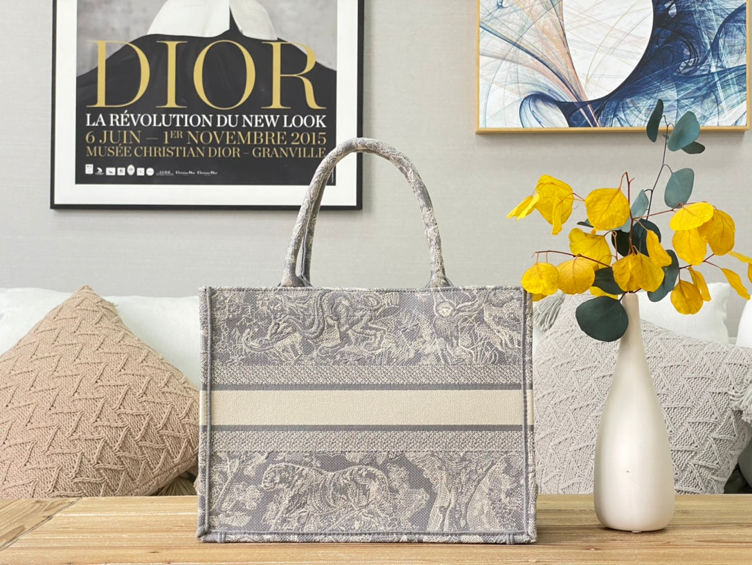 Dior Book Tote-小號36.5cm-淺灰老虎