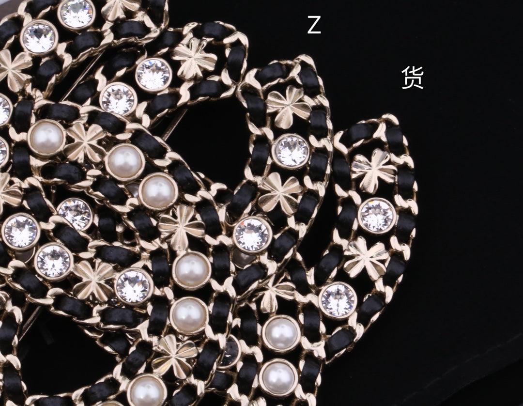 Chanel 胸針