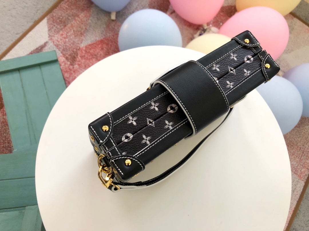 M44437 路L家-2019早春系列 Petite Malle手袋 黑色
