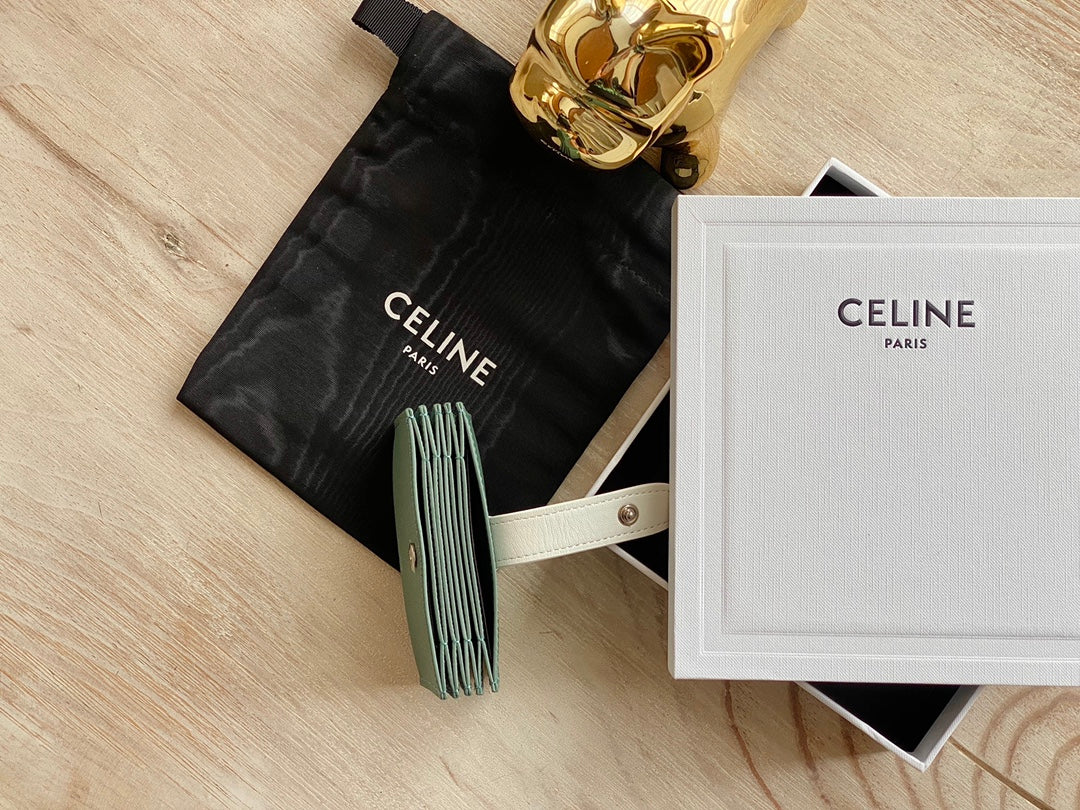 Celine 粒面牛皮風琴卡包