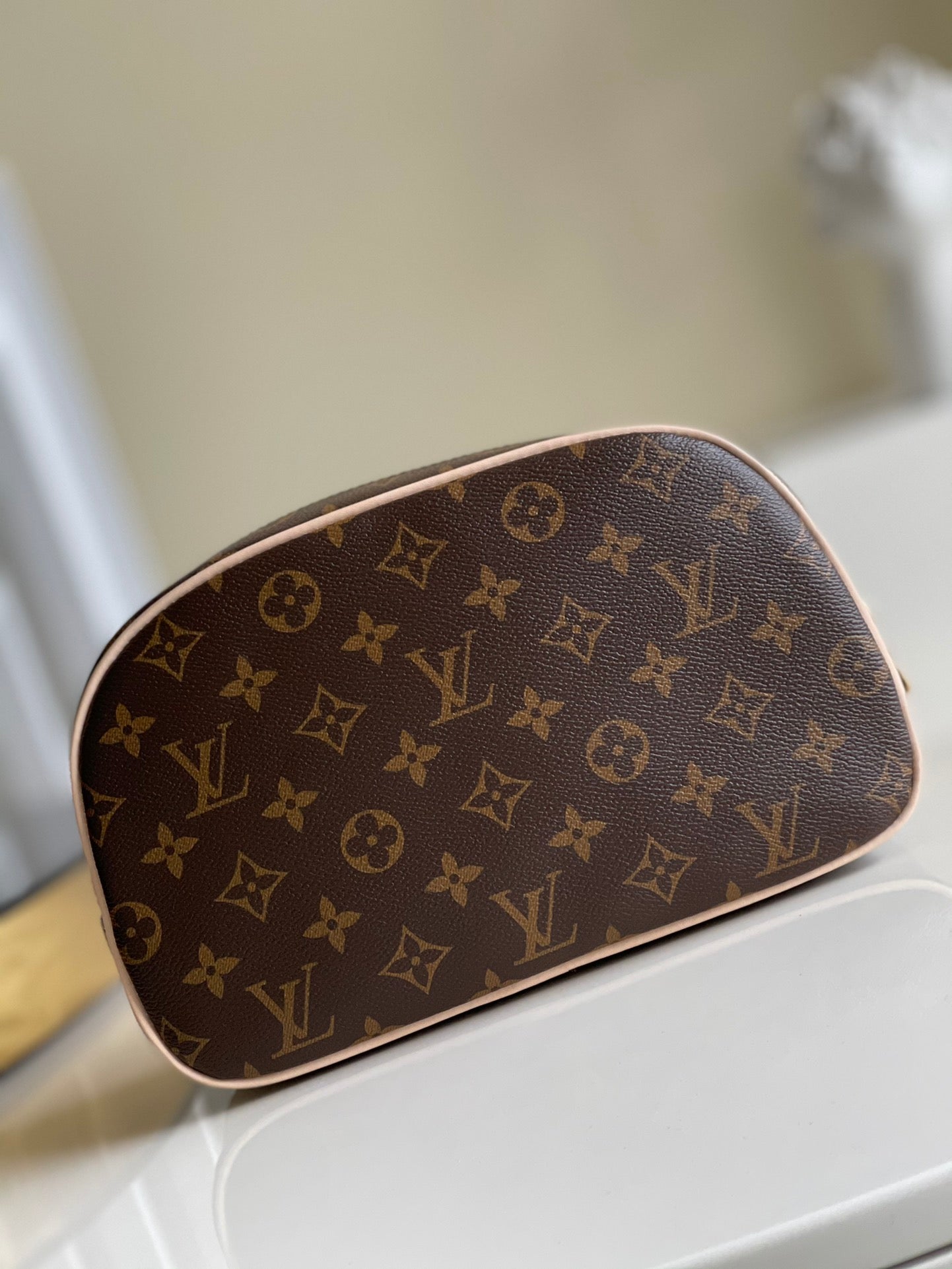 LV M47527 盥洗袋