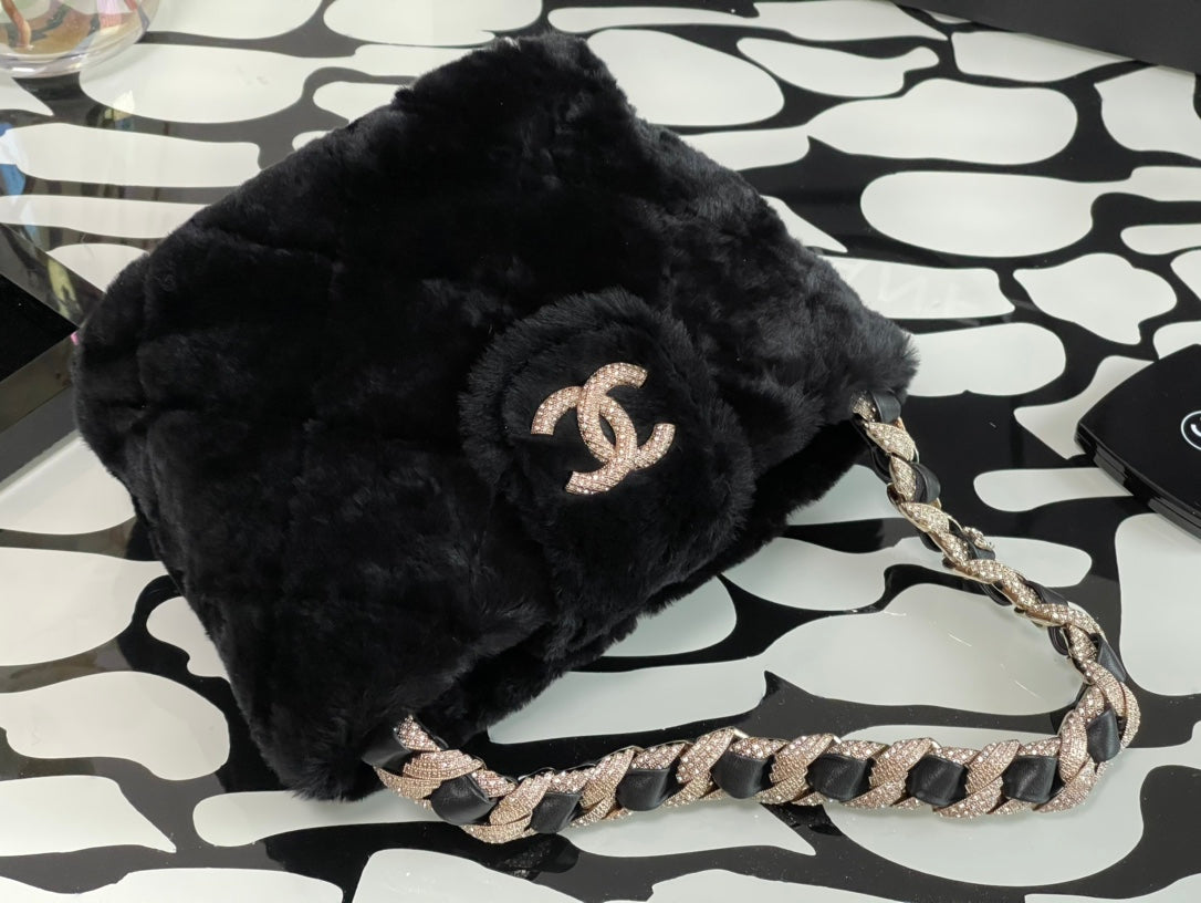 Chanel 剪羊毛鑽鏈包