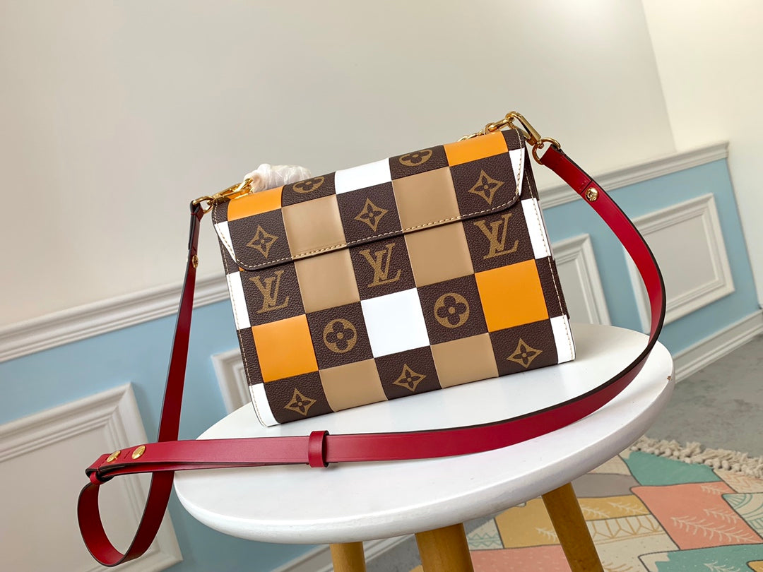 M50282 路L家-2018夏季新品 Twist手袋