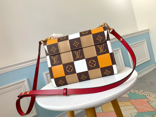 M50282 路L家-2018夏季新品 Twist手袋