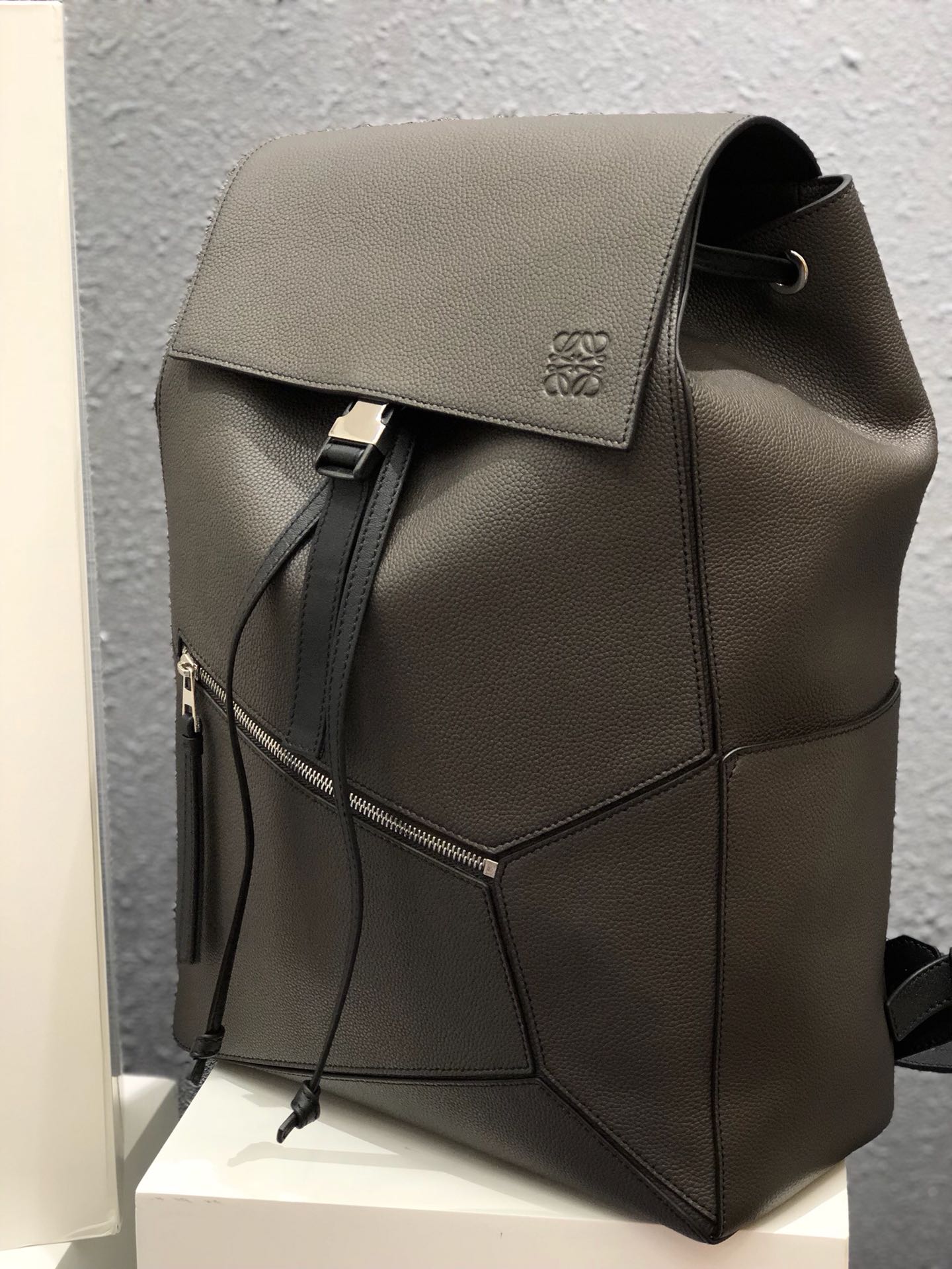 Loe-Puzzle Backpack 後背包 黑色