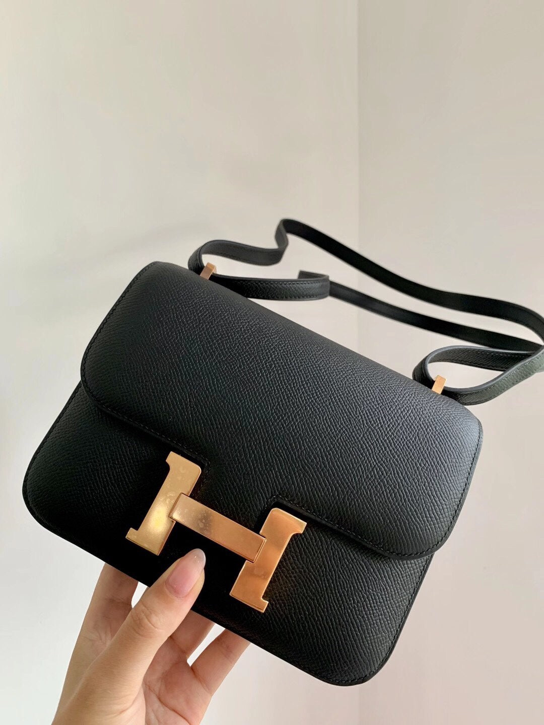 Hermes-Constance mini 19-黑色-Epsom-玫瑰金扣