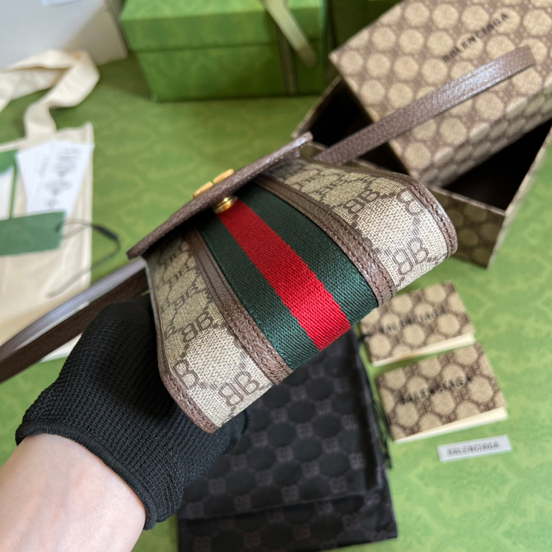 Gucci x Balenciaga 聯名手機包