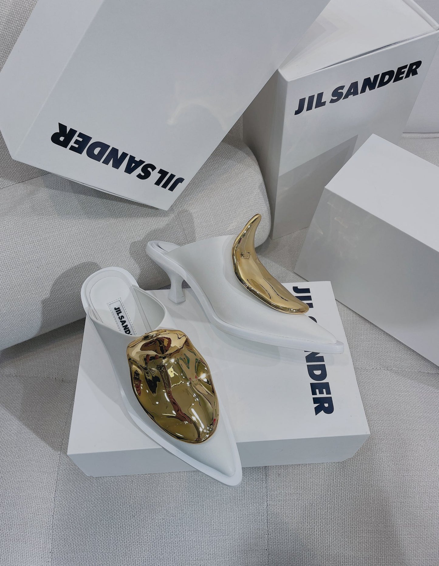 Jil sander-2022春夏 走秀新款 金屬裝飾尖頭平底拖鞋